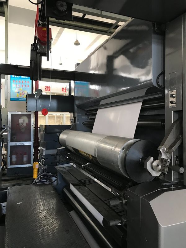 Machine d'impression flexible de carton papier à large gamme avec alimentation 380V 3pH 50Hz et 7 couleurs