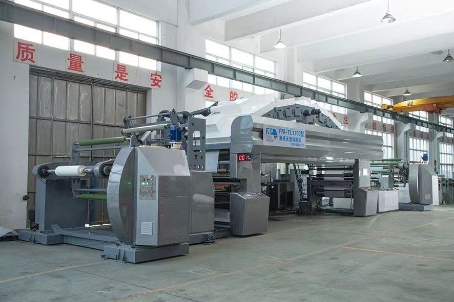 1350 mm de largeur Lamination chimique à base d'eau Aucune machine de revêtement plastique pour papier d'art