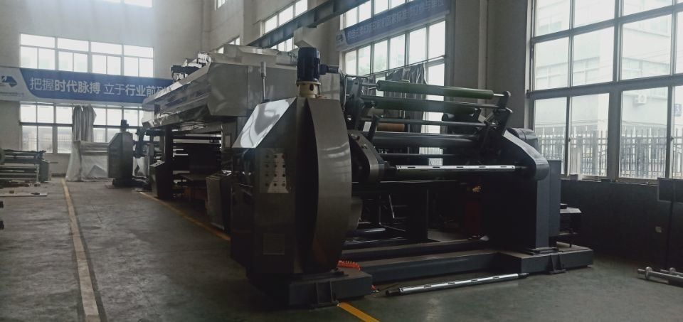 Séchage IR à l'air chaud commandé par ordinateur Machine de film de stratification pour 1350 mm Max. Largeur de la toile