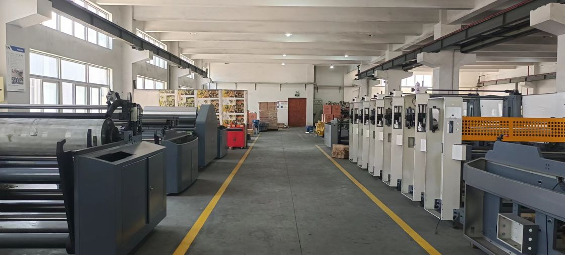 Machine à imprimer en rouleau de papier automatique avec anilox et cycliner avec changement de structure rapide