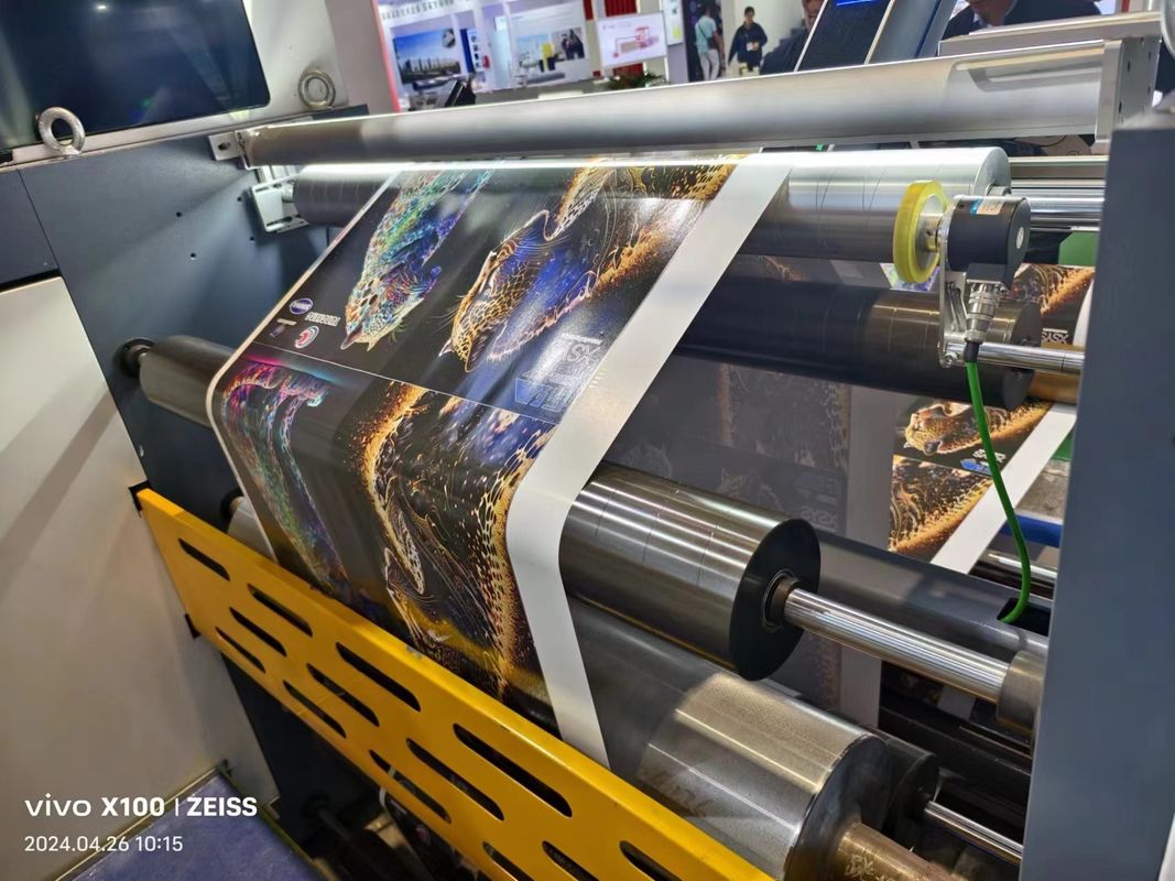Machine d'impression à manches flexibles avec régulateur automatique de freinage à poudre magnétique
