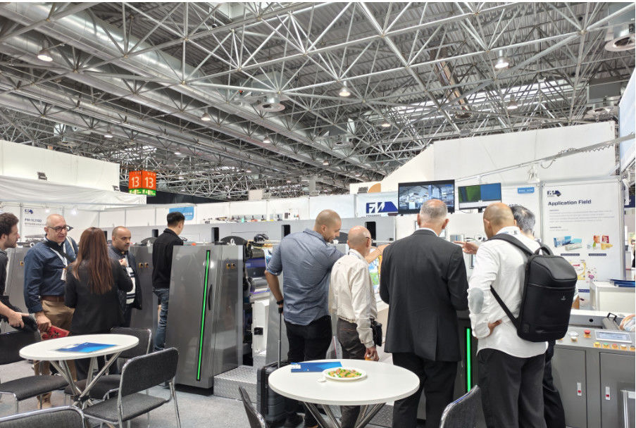 Machine d'impression à manches flexibles contrôlée par PLC avec une largeur d'impression maximale de 1000 mm
