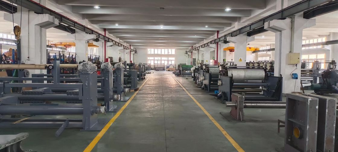 L'alimentation 380V50Hz Carton Box Flexo Machine d'impression avec une vitesse de 300 Mmin Parfait pour l'impression d'emballages flexibles